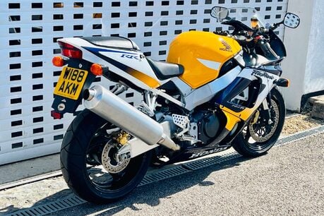 Honda CBR 900 RR 929 4
