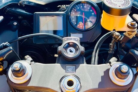 Honda CBR 900 RR 929 28