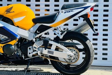 Honda CBR 900 RR 929 18