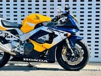 Honda CBR 900 RR 929 6