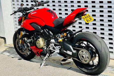 Ducati Streetfighter V4 Streetfighter V4 S 25
