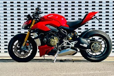 Ducati Streetfighter V4 Streetfighter V4 S 23