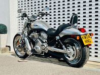 Harley-Davidson V-Rod VRSCB 18