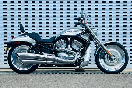 Harley-Davidson V-Rod VRSCB 1