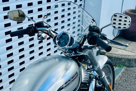 Harley-Davidson V-Rod VRSCB 12