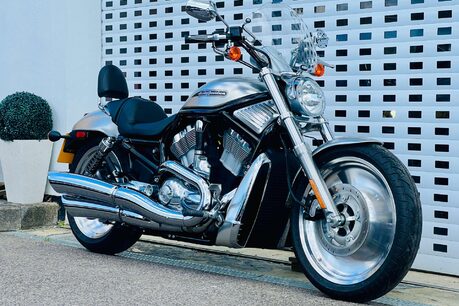 Harley-Davidson V-Rod VRSCB 4
