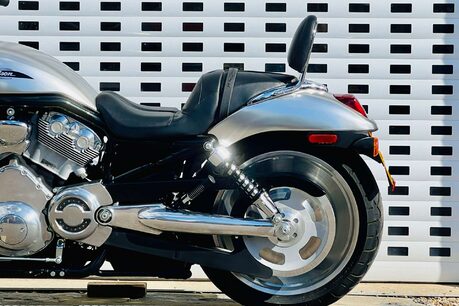 Harley-Davidson V-Rod VRSCB 22