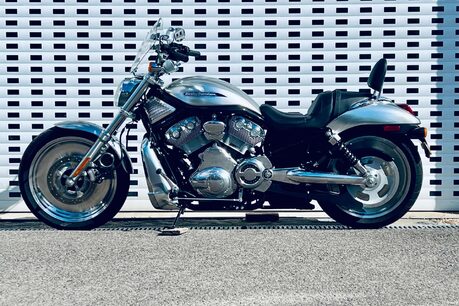 Harley-Davidson V-Rod VRSCB 17
