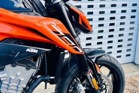KTM Duke 790 Duke 12