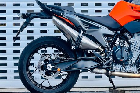 KTM Duke 790 Duke 9
