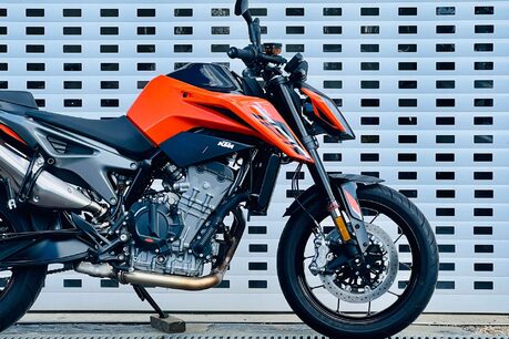 KTM Duke 790 Duke 10