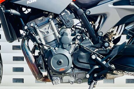 KTM Duke 790 Duke 25