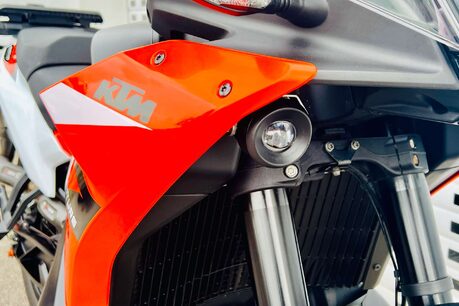 KTM Adventure 890 Adventure 17