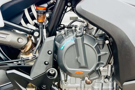 KTM Adventure 890 Adventure 9