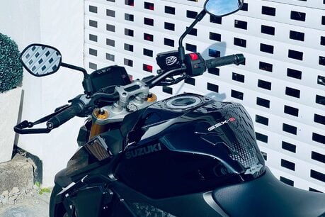 Suzuki GSX GSXS 1000 35