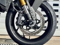 Suzuki GSX GSXS 1000 9