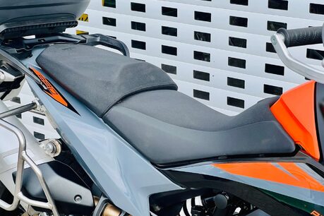 KTM Adventure 890 Adventure 16