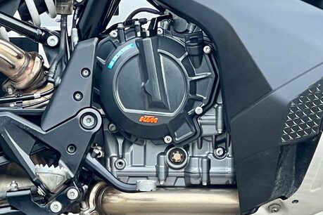 KTM Adventure 890 Adventure 15