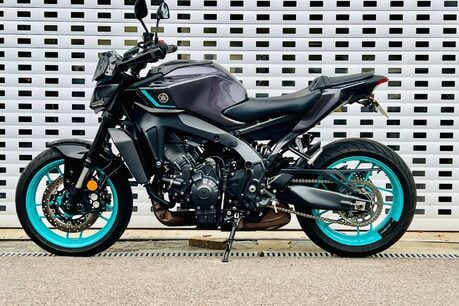 Yamaha MT-09 MT-09 (MTN890) 24 22