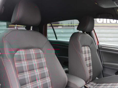 Volkswagen Golf 2.0 Golf GTi Performance TSi 5dr 