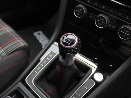 Volkswagen Golf 2.0 Golf GTi Performance TSi 5dr 