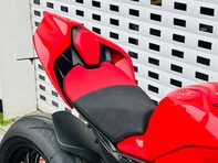 Ducati Panigale V4 Panigale V4S 11