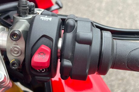 Ducati Panigale V4 Panigale V4S 13