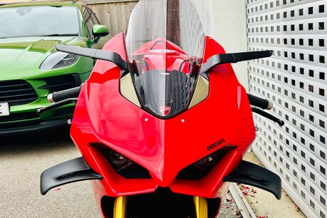 Ducati Panigale V4 Panigale V4S 23