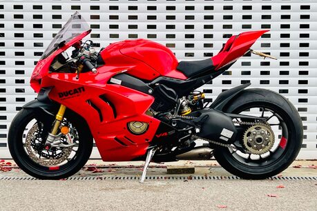 Ducati Panigale V4 Panigale V4S 24
