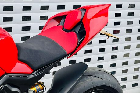 Ducati Panigale V4 Panigale V4S 32