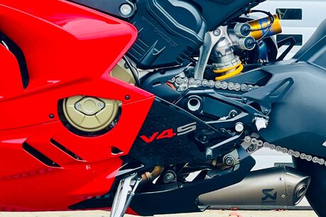 Ducati Panigale V4 Panigale V4S 29