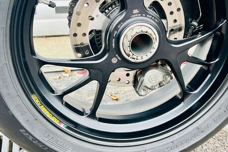 Ducati Panigale V4 Panigale V4S 21