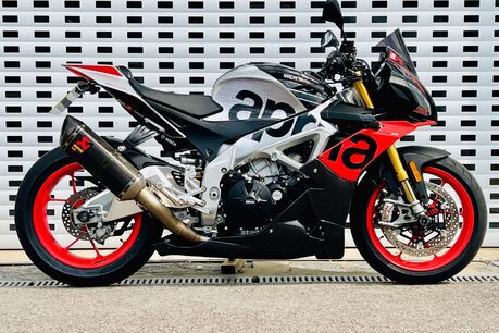 Aprilia Tuono Tuono V4 1100 Factory 2