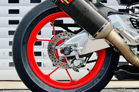 Aprilia Tuono Tuono V4 1100 Factory 8