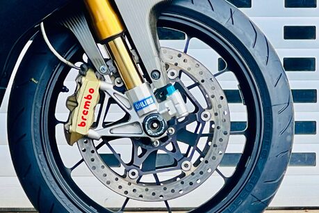 Aprilia RSV RSV 4 Factory 8