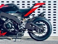 Aprilia RSV RSV 4 Factory 27