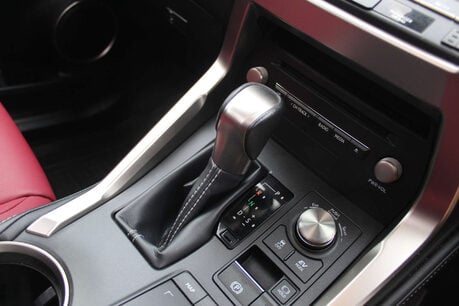 Lexus NX 2.5 NX 300h CVT 4WD 5dr 10
