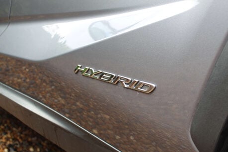 Lexus NX 2.5 NX 300h CVT 4WD 5dr 18