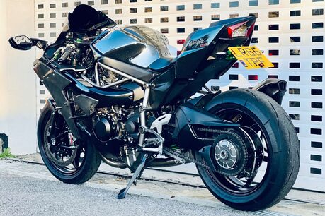 Kawasaki ZX Ninja H2 22