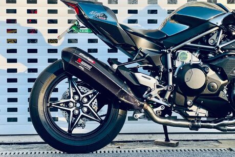 Kawasaki ZX Ninja H2 6