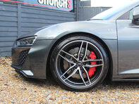 Audi R8 5.2 R8 V10 Quattro Semi-Auto 4WD 2dr 19