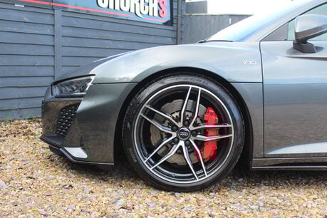 Audi R8 5.2 R8 V10 Quattro Semi-Auto 4WD 2dr 19