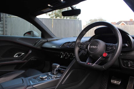 Audi R8 5.2 R8 V10 Quattro Semi-Auto 4WD 2dr 9