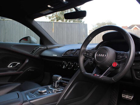 Audi R8 5.2 R8 V10 Quattro Semi-Auto 4WD 2dr