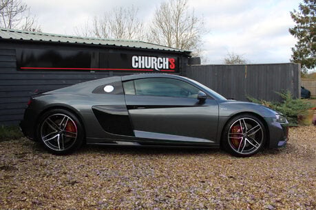 Audi R8 5.2 R8 V10 Quattro Semi-Auto 4WD 2dr 11