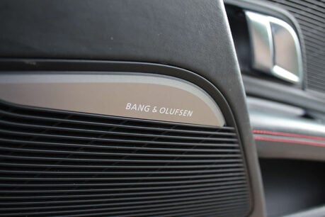 Audi R8 5.2 R8 V10 Quattro Semi-Auto 4WD 2dr 8