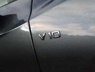 Audi R8 5.2 R8 V10 Quattro Semi-Auto 4WD 2dr 7