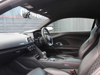 Audi R8 5.2 R8 V10 Quattro Semi-Auto 4WD 2dr 17