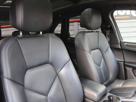 Porsche Macan 2.0 Macan Semi-Auto 4WD 5dr