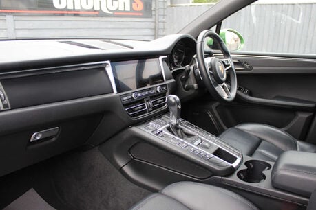 Porsche Macan 2.0 Macan Semi-Auto 4WD 5dr 19
